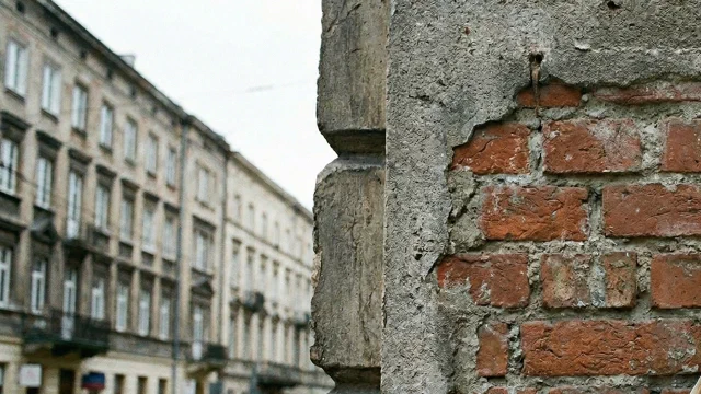 Restytucja mienia prywatnego w powojennej Polsce: Niedokończone dziedzictwo II wojny światowej i komunizmu